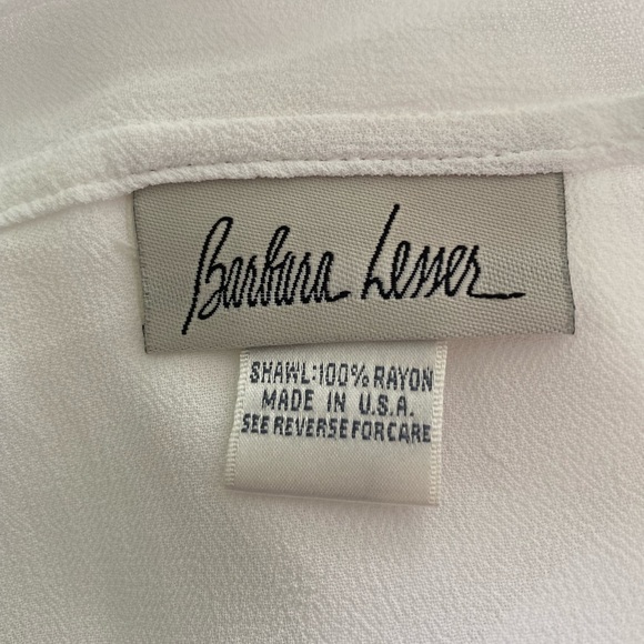 Floral long scarf - Picture 3 of 3